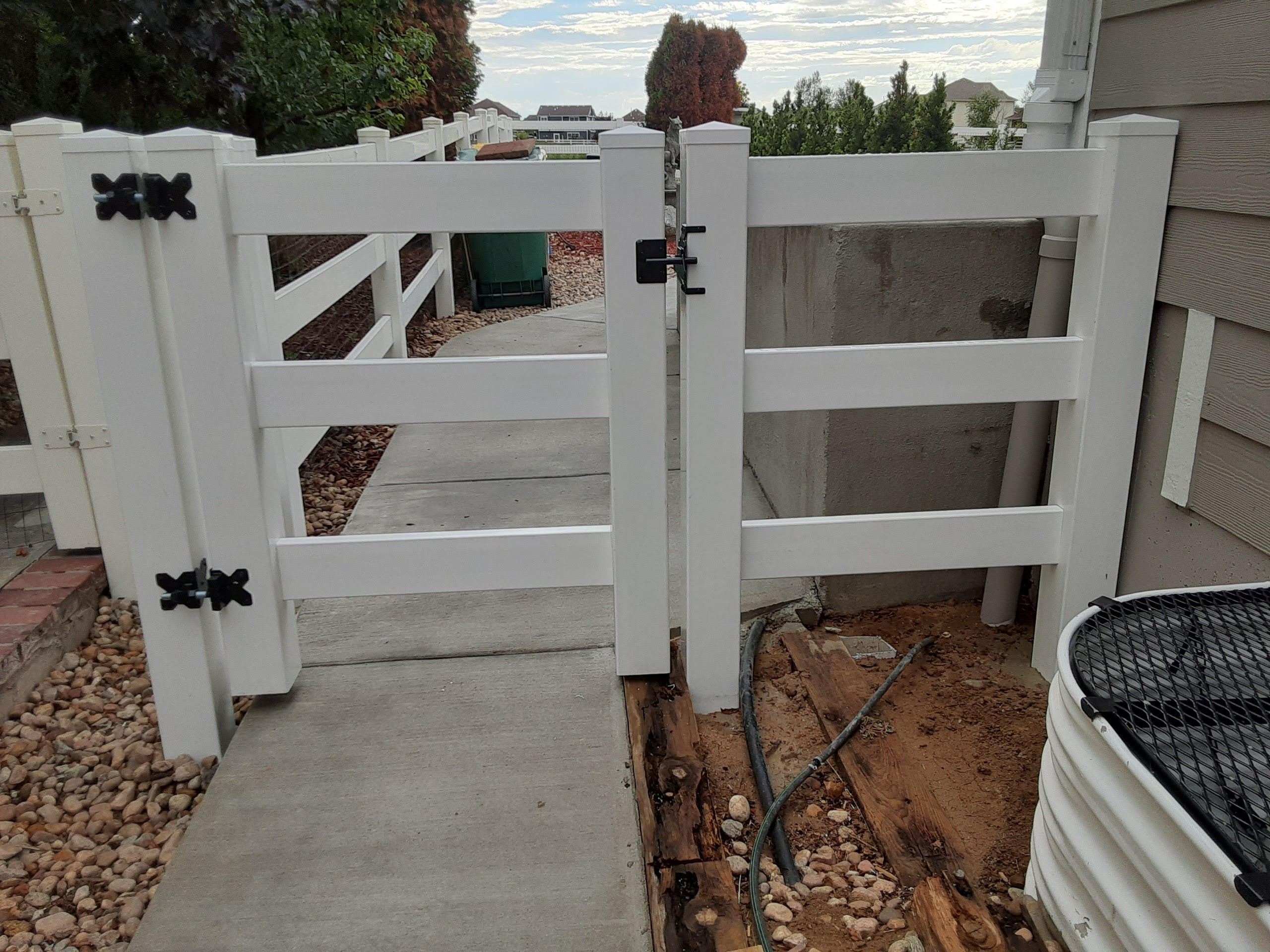 Fence Company Golden, CO 1 vinyl fence installation Denver